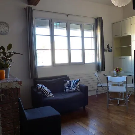 Delightful  1 Bedroom - Eiffel View Apartment Paris